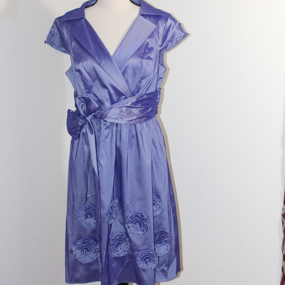 Adrianna Papell, Lavender Formal Cocktail dress with floral detailing..... - Picture 4 of 15